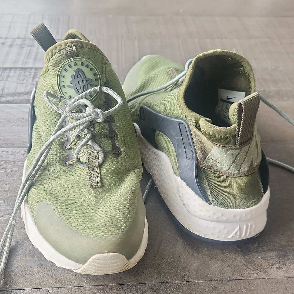 Nike  Olive Green Sneakers